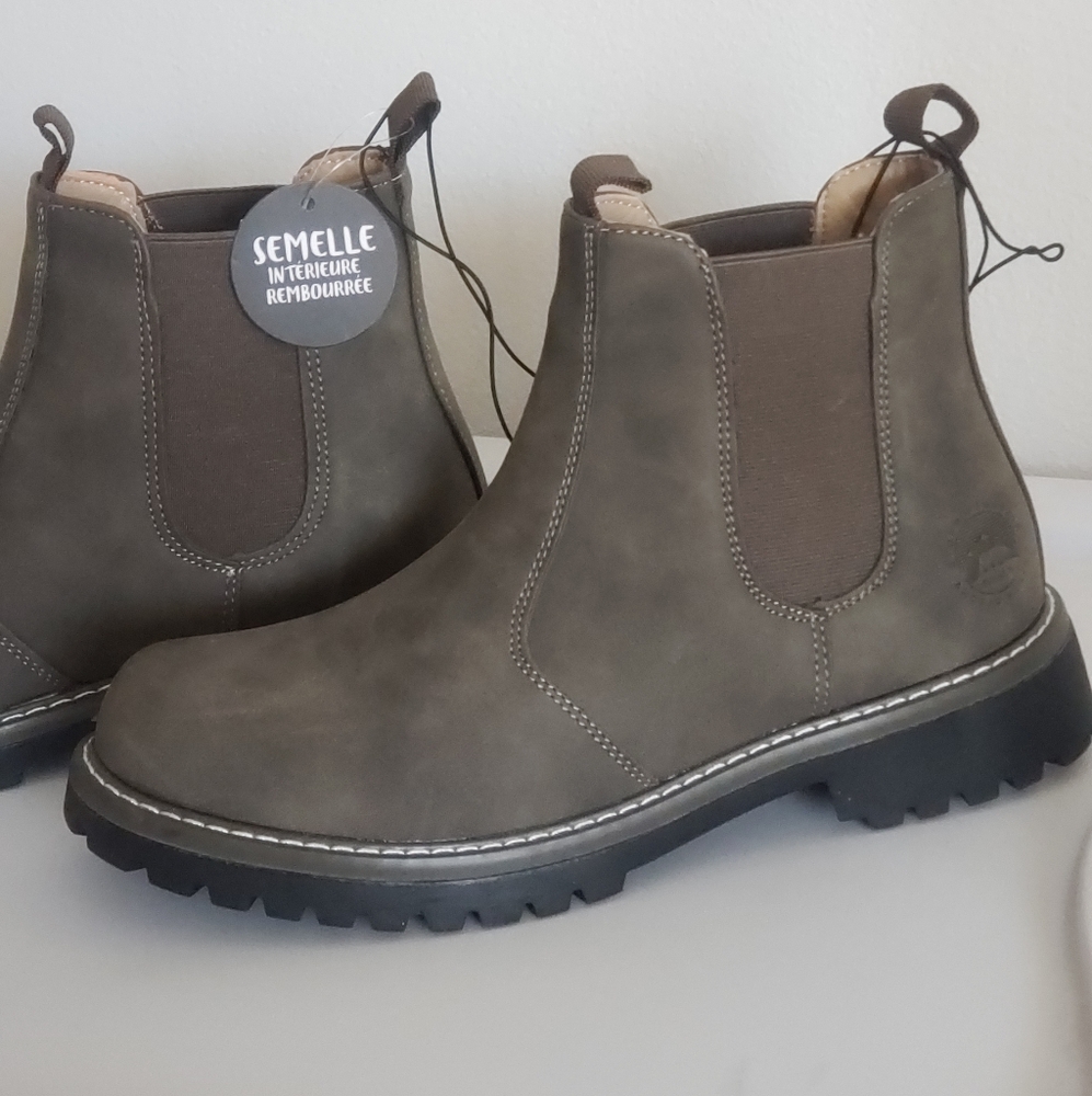 Streetwear Society pull on ankle boot Sz. 8